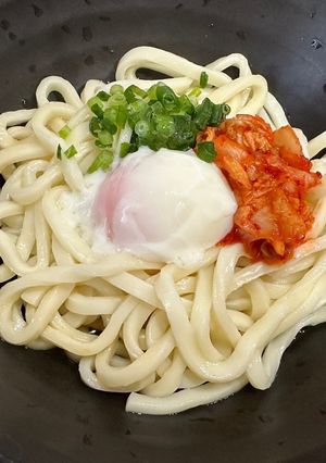 温玉ぶっかけうどん〜キムチをトッピング♡-レシピのメイン写真