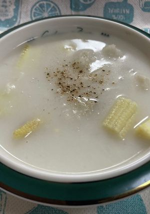 白っぽい具材を集めたホワイトシチュー-レシピのメイン写真