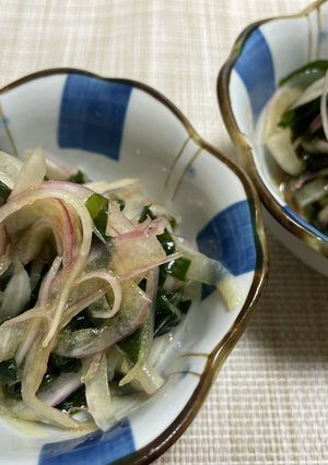 簡単！玉ねぎとわかめのゴマポン酢和え-レシピのメイン写真