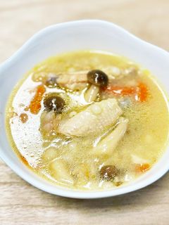 手羽中で作る♪参鶏湯風もち麦入りスープ-レシピのメイン写真