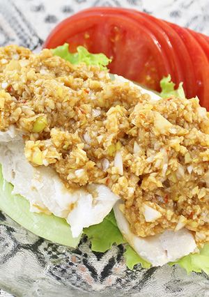 簡単・お手軽＊蒸し鶏のナッツソースがけ-レシピのメイン写真