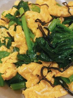ほうれん草と卵の塩昆布バターソテー-レシピのメイン写真