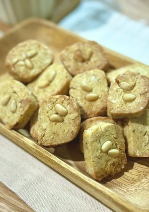 小麦粉、バター不使用！松の実クッキー！-レシピのメイン写真