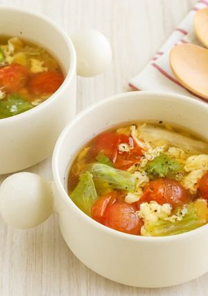 中華風♡レタスとトマトのふわふわ卵スープ-レシピのメイン写真