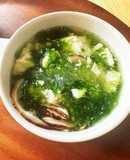 あおさ、豆腐、椎茸の春雨いり和風スープ