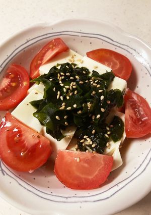 豆腐とトマトとわかめのサラダ-レシピのメイン写真