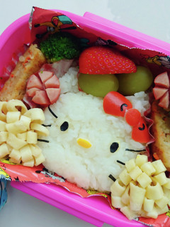 ハローキティお弁当 キャラ弁当-レシピのメイン写真