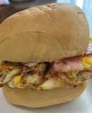 簡単！ベーコンチーズエッグバーガー