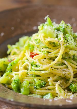 クタクタブロッコリーのペペチーズパスタ-レシピのメイン写真