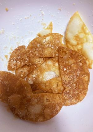 餃子の皮とパルメザンチーズで簡単おつまみ-レシピのメイン写真