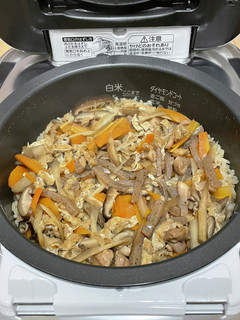 味どうらくの里で五目炊き込みご飯♩母の味-レシピのメイン写真
