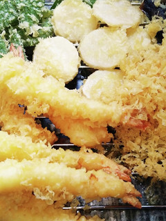 天ぷら(エビ ナス 山芋 ウドの葉)-レシピのメイン写真