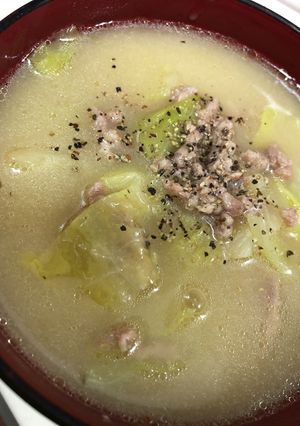 キャベツと豚ひき肉のお味噌汁-レシピのメイン写真