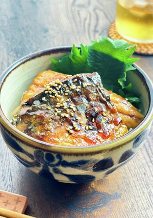 ごはんがすすむ【鯖の蒲焼き丼】-レシピのメイン写真
