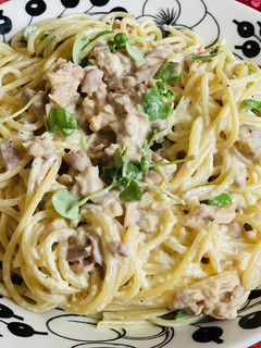 バジルのベビーリーフとサーモンのパスタ-レシピのメイン写真
