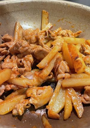 じゃがいもと豚肉のケチャップ炒め-レシピのメイン写真
