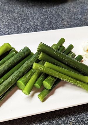 レンチン5分で完成！ニンニクの茎サラダ-レシピのメイン写真
