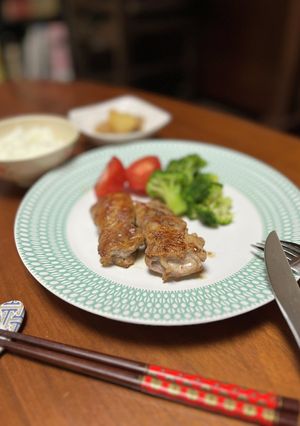 薄切り豚肉の巻き巻きバター醤油ステーキ-レシピのメイン写真