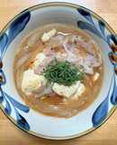 豚バラ肉と豆腐と玉ネギのレンジ煮込み