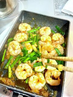 ニラとニンニクとエビのコンソメ旨辛炒め-レシピのメイン写真