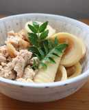 フライパンで鶏ミンチと淡竹と油揚げの煮物