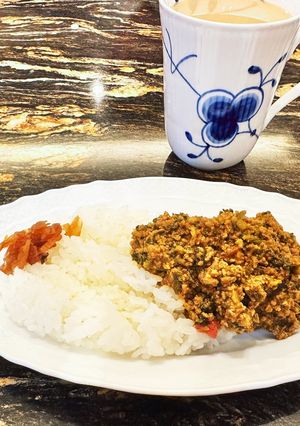 セロリとパセリのキーマカレー-レシピのメイン写真