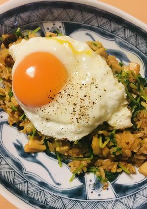 鶏肉＆豆苗の目玉ドライカレー-レシピのメイン写真