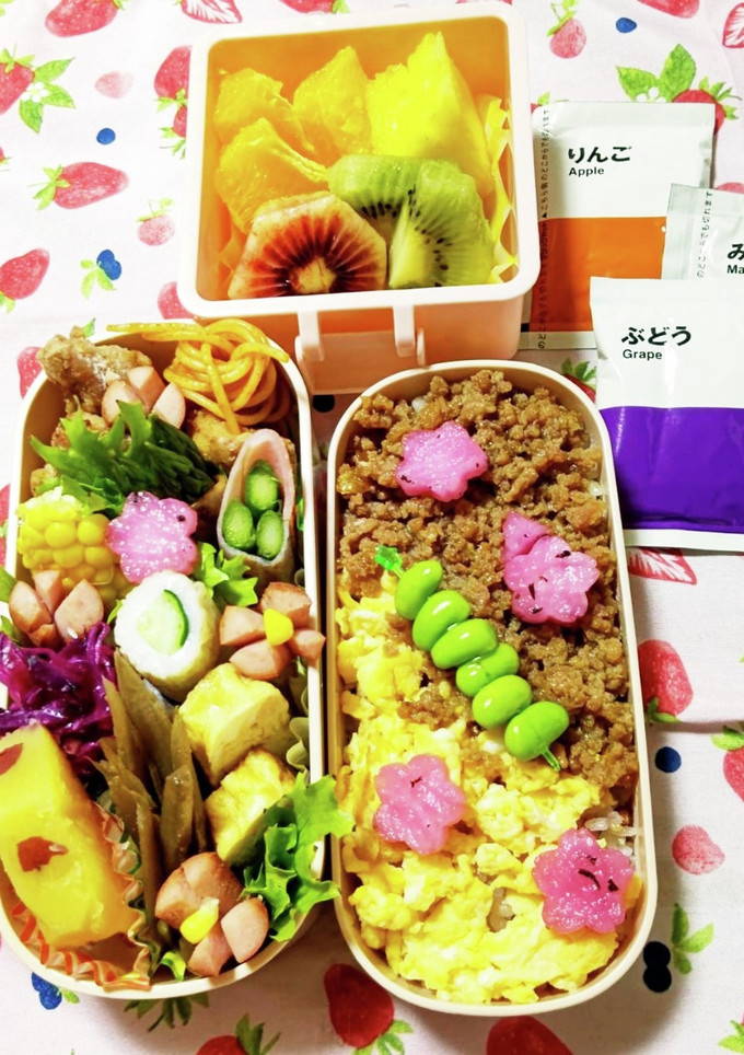 今日のお弁当♪鶏そぼろと玉子の２色ごはん-レシピのメイン写真