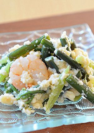 わらびとふき、むきエビの白和え風♪-レシピのメイン写真
