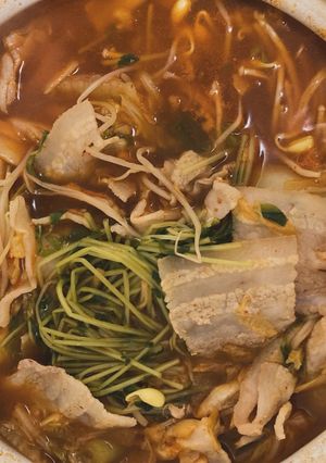 楽ちん簡単"ホッとキムチ鍋"-レシピのメイン写真