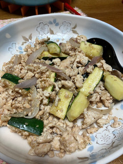 ズッキーニの地味な挽肉炒め-レシピのメイン写真