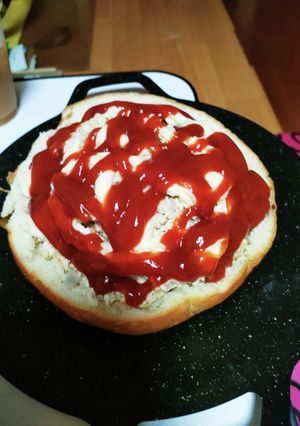 両手持ちの自作バーガー-レシピのメイン写真