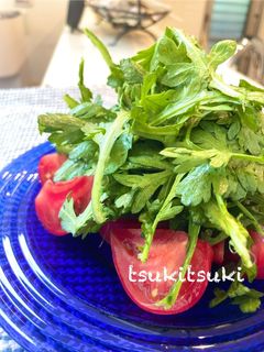 春菊のナムルとトマトのサラダ-レシピのメイン写真
