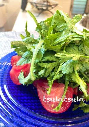 春菊のナムルとトマトのサラダ-レシピのメイン写真