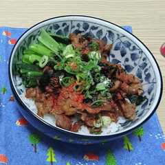 รูปของ 薄切り肉でつくる豚丼