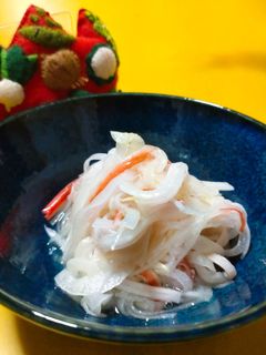 新玉ねぎとカニカマの甘酢和え -レシピのメイン写真