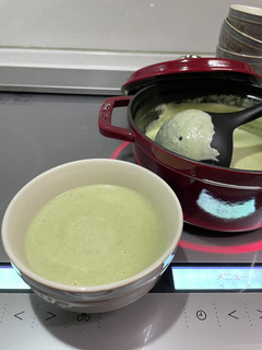 STAUBで丸ごとそら豆のポタージュ-レシピのメイン写真