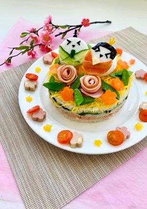 ハムのバラが華やか♪酢めしでおひなケーキ-レシピのメイン写真