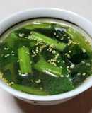 小松菜とわかめの中華風スープ
