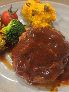 初心者にも安心♪煮込みハンバーグ-レシピのメイン写真