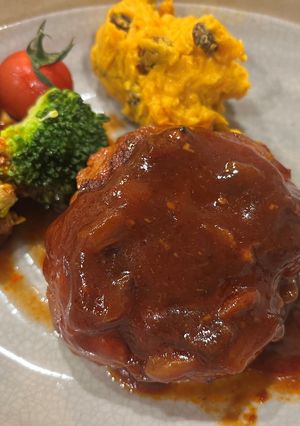 初心者にも安心♪煮込みハンバーグ-レシピのメイン写真