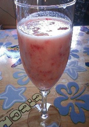 ホエーde飲むヨーグルト苺ラッシー-レシピのメイン写真