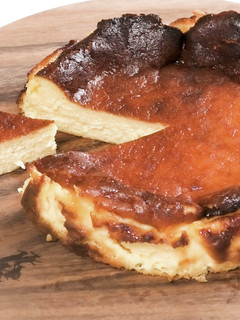 簡単だけど本格的なバスクチーズケーキ-レシピのメイン写真