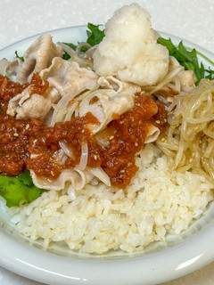 maepoの新玉とおろし梅ダレ冷しゃぶ丼-レシピのメイン写真