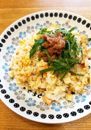 鮭チャーハン（梅肉添え）なくても旨い-レシピのメイン写真