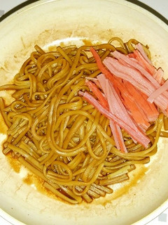半玉素焼きそば:真夜中に小腹が空きました-レシピのメイン写真
