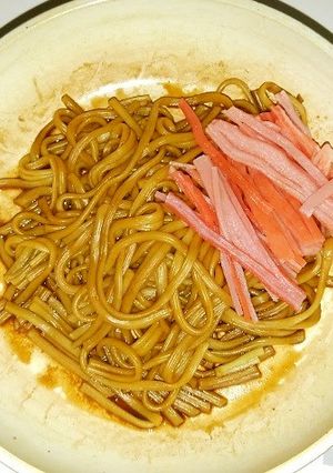 半玉素焼きそば：真夜中に小腹が空きました-レシピのメイン写真