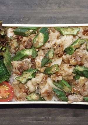 豚肉とオクラのおかか醤油和え丼弁当-レシピのメイン写真