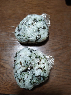 わかめ塩昆布ゆかりのおにぎり-レシピのメイン写真