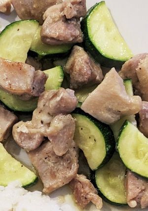 鶏肉とコジェットのガーリックチーズ炒め-レシピのメイン写真